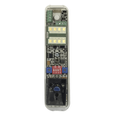 Sensor de Doble Tecnología / Cobertura Cortina 1-12 m (3.3-39.4 ft) / PIR & Microondas 24 GHz / Anti-enmascaramiento / Interior y Exterior / Inmunidad Mascotas 10 kg